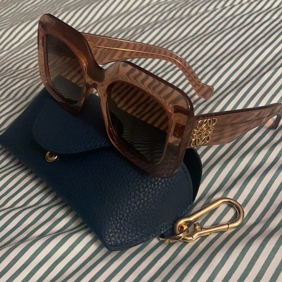 Sold - Picture 3 of 7